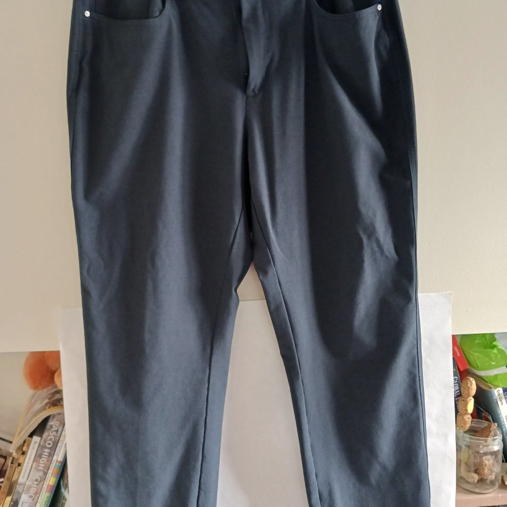 Greg Norman golf pants 36x30 5 pocket jean cut